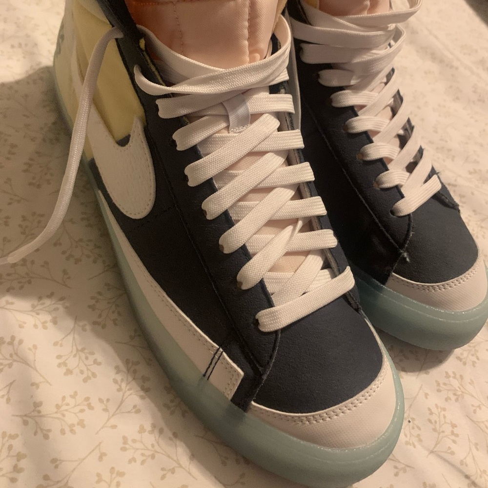 SOLD- Nike blazer mid 77 glacier ice